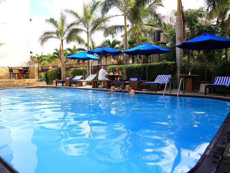 St.lachlan & Hotel Negombo
