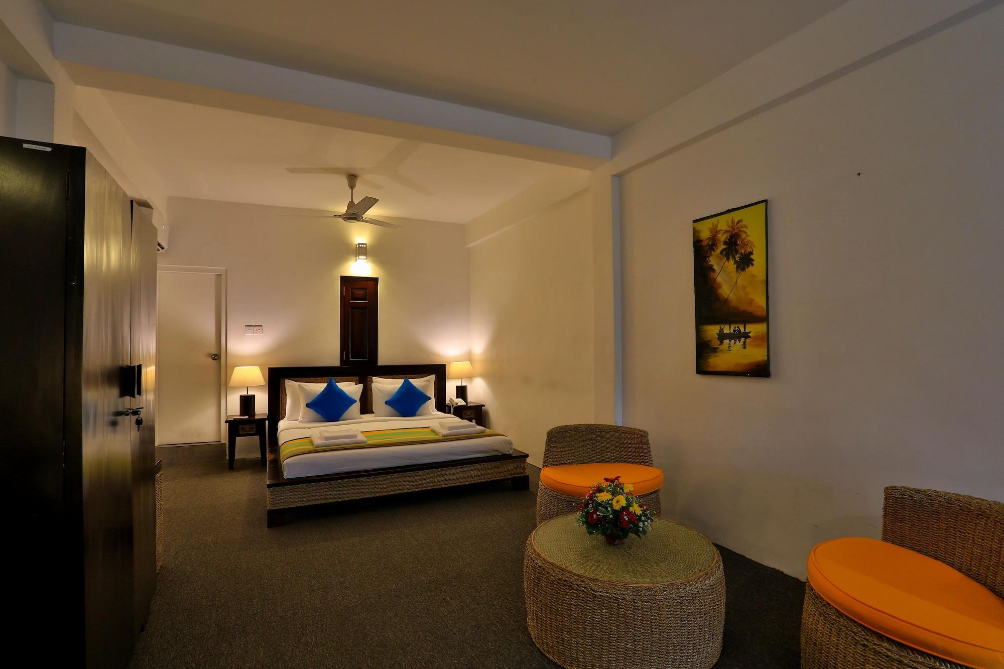 St.lachlan & Hotel Negombo