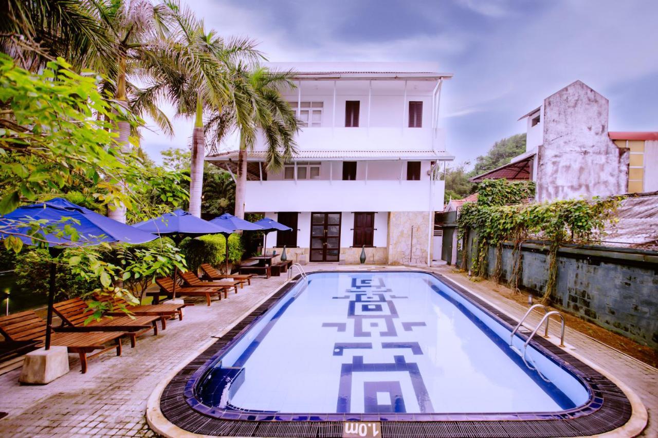 Hotel St.lachlan & Negombo