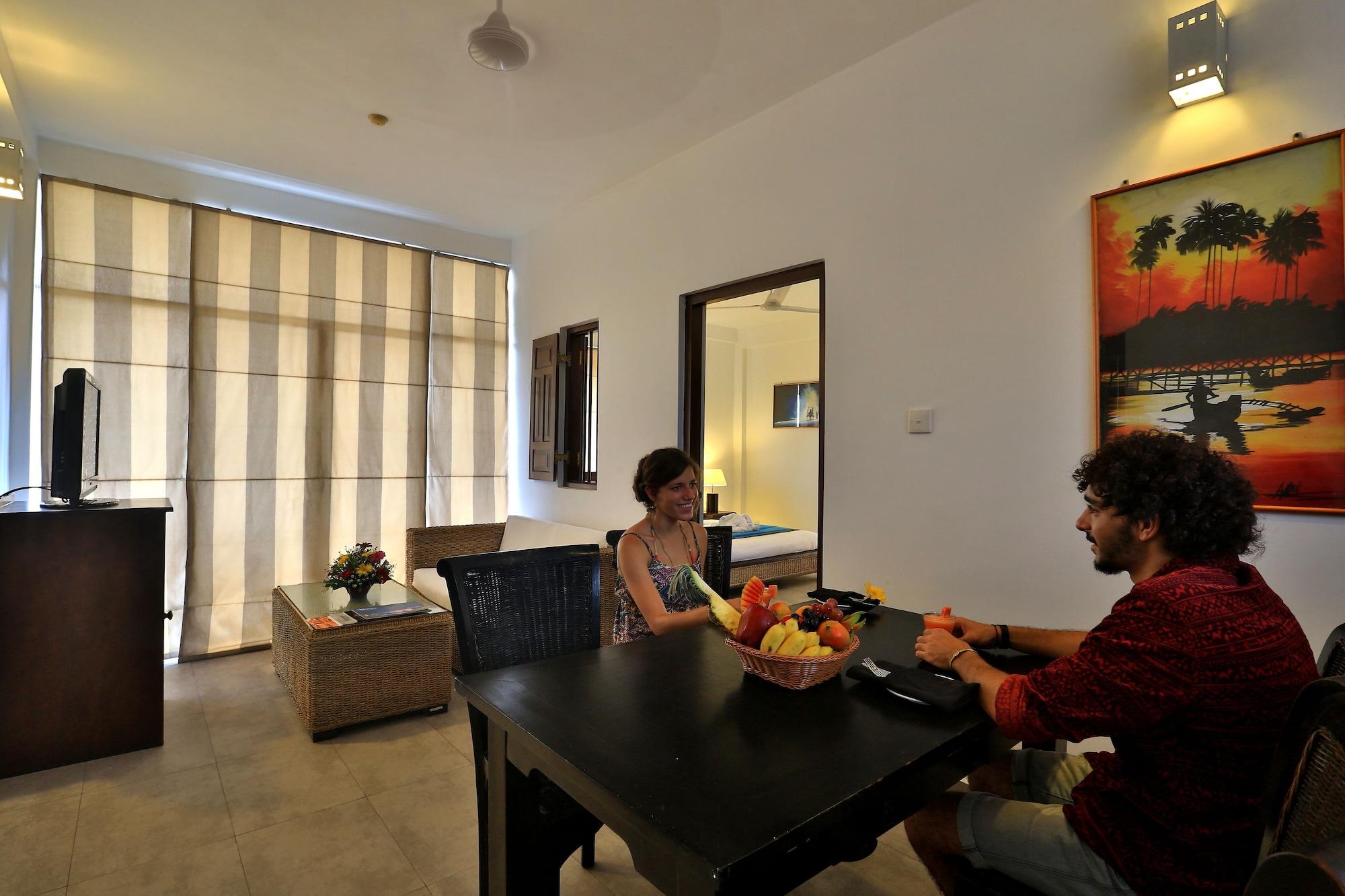 St.lachlan & 4* Negombo