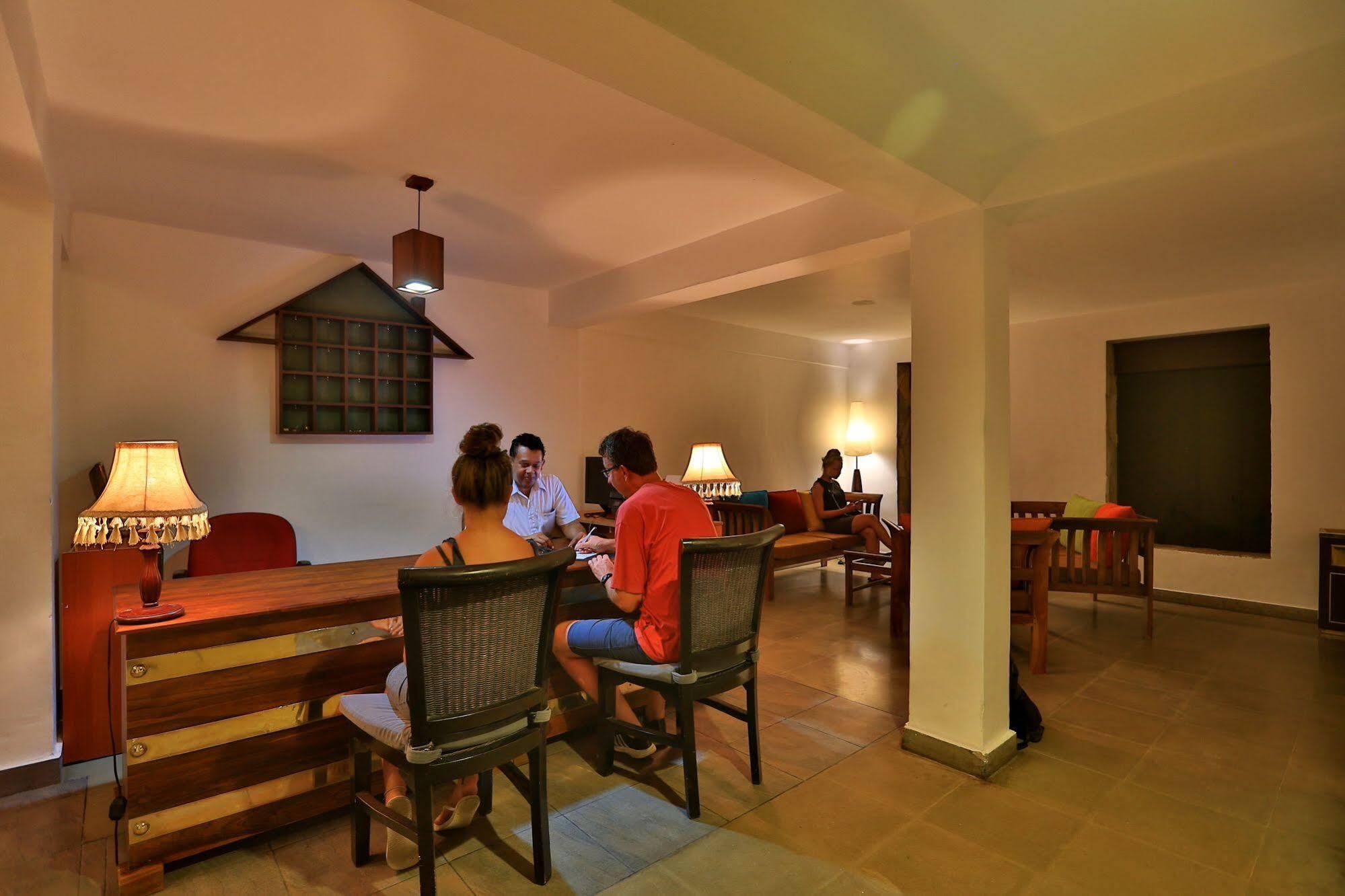 St.lachlan & Negombo